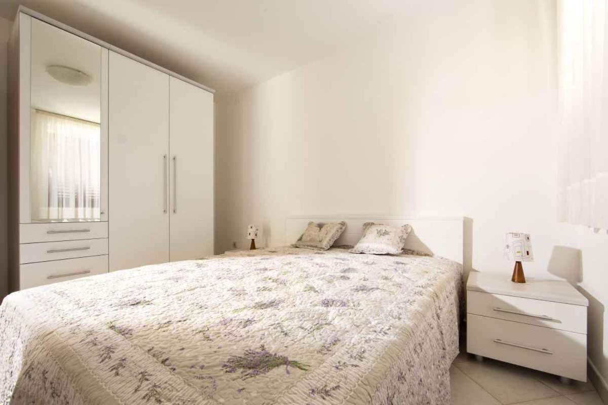 Apartment In Ravni/Istrien 8872 ภายนอก รูปภาพ
